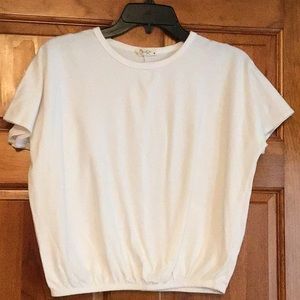 Cropped white top 🌸🌸